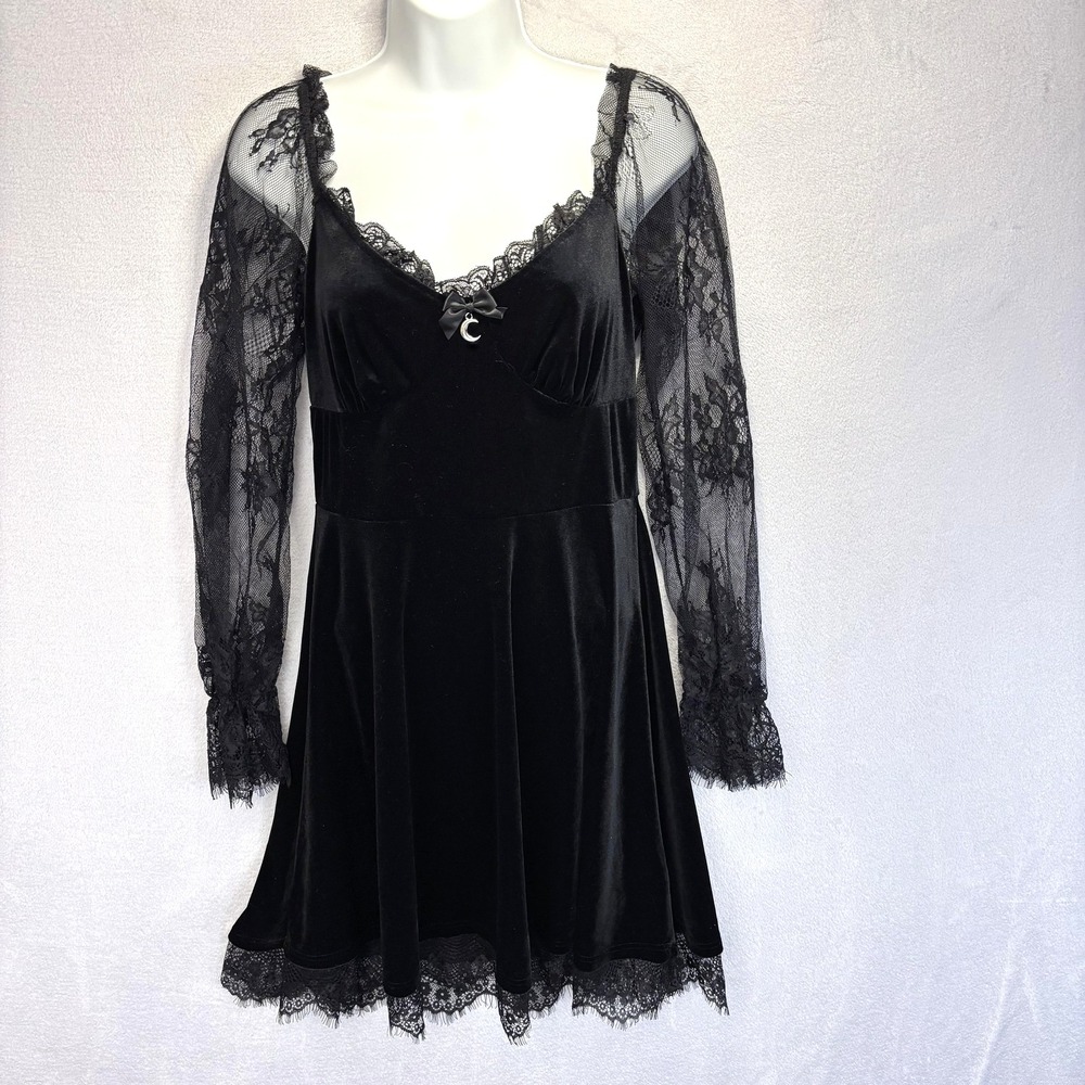 Source Unknown Black Velvet Lace Long-Sleeve Dress